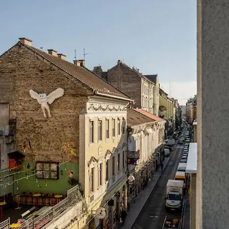 A50-balcony-designer No 2 ブダペスト